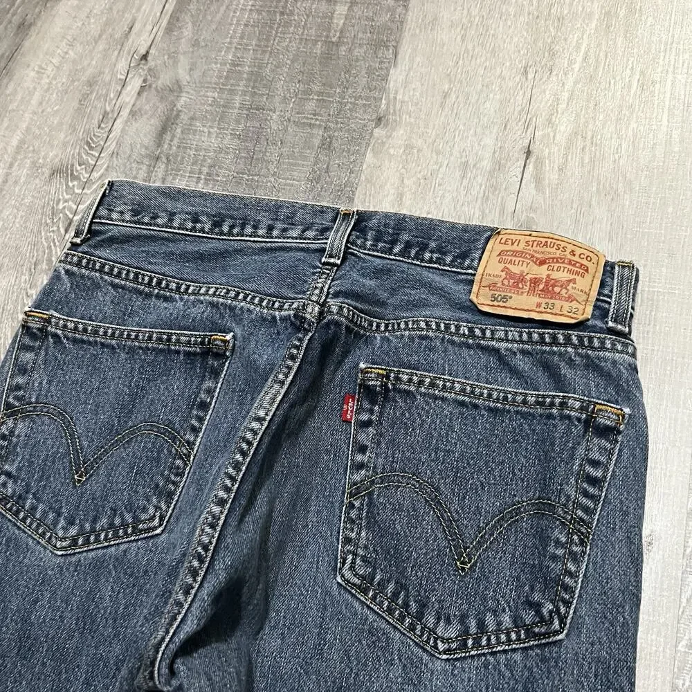 VTG Levis 505 Regular Fit Medium Wash Y2K Mens Denim Jeans 33x32 Straight Leg